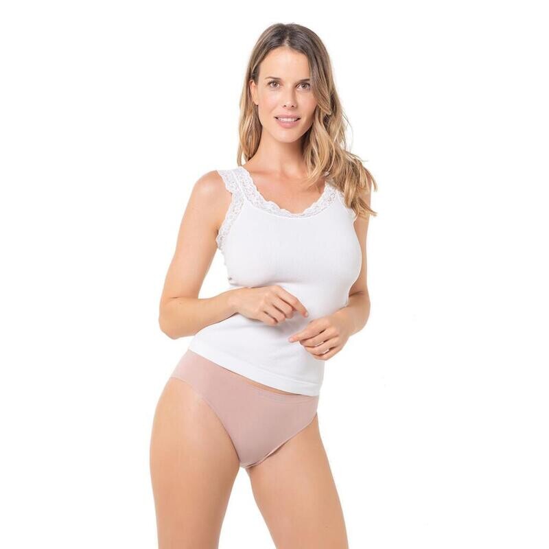 моделирующая футболка Greta ANAISSA, цвет blanco
моделирующая футболка Greta ANAISSA, цвет blanco