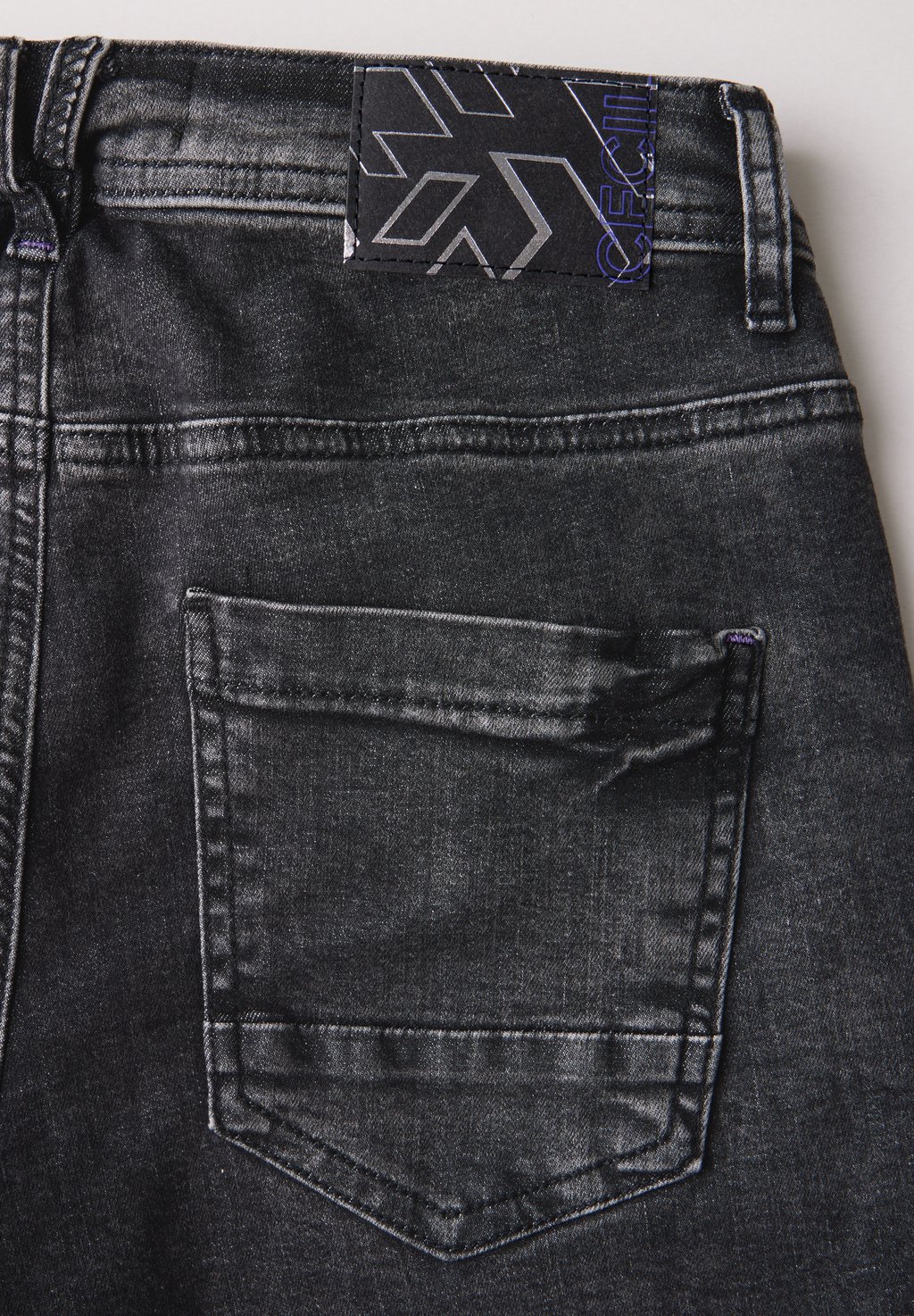 Джинсы облегающего кроя MIT DETAILS Cecil, серый деним
Джинсы облегающего кроя MIT DETAILS Cecil, серый деним