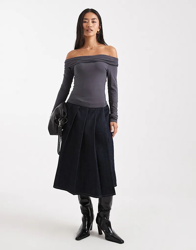 Плиссированная джинсовая юбка миди ASOS DESIGN цвета индиго
Плиссированная джинсовая юбка миди ASOS DESIGN цвета индиго