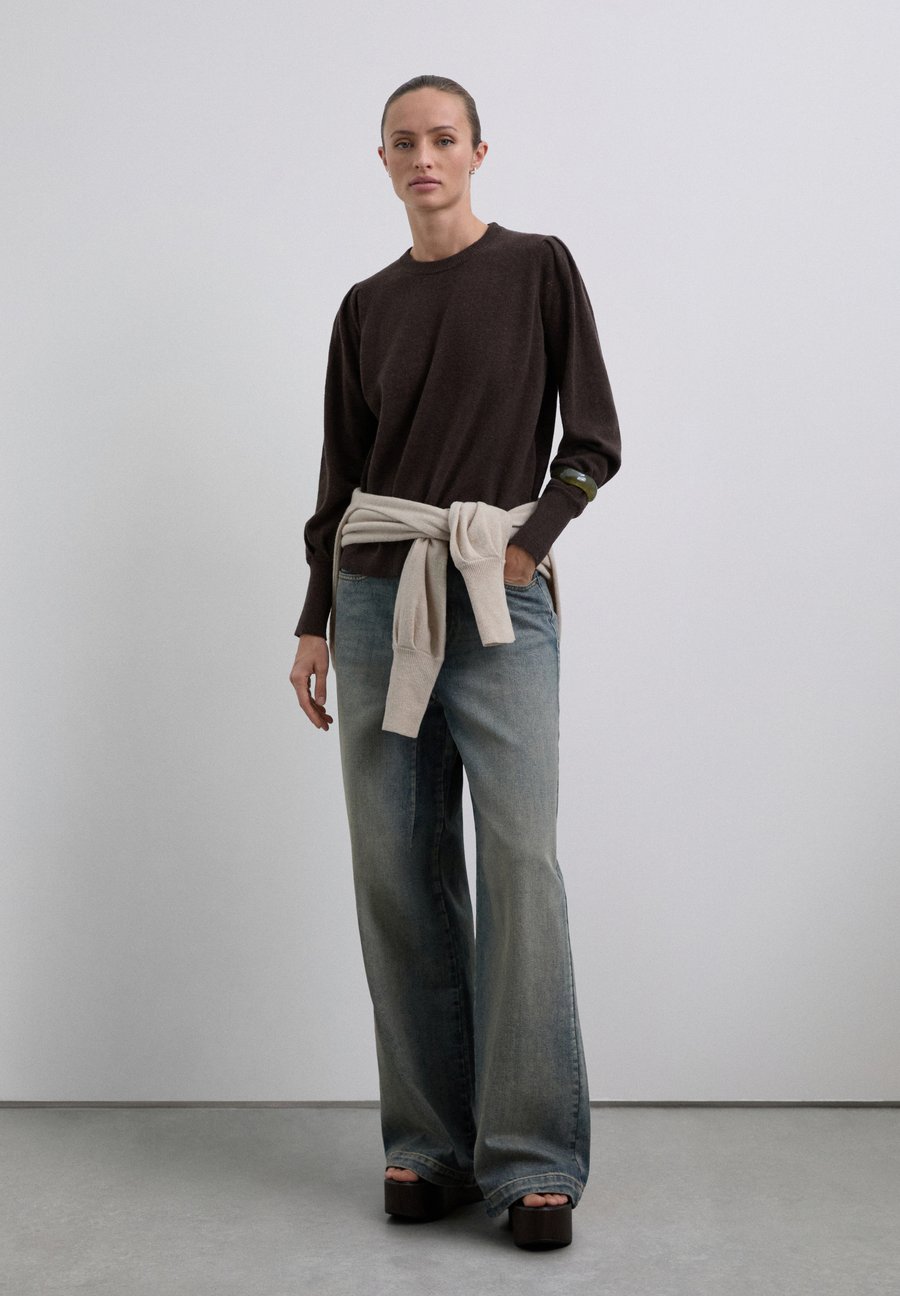 Джемпер Scalpers Jumper, Brown
Джемпер Scalpers Jumper, Brown