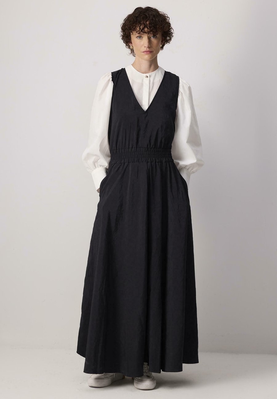 Платье Touché Privé WITH ELASTIC WAIST, Black
Платье Touché Privé WITH ELASTIC WAIST, Black