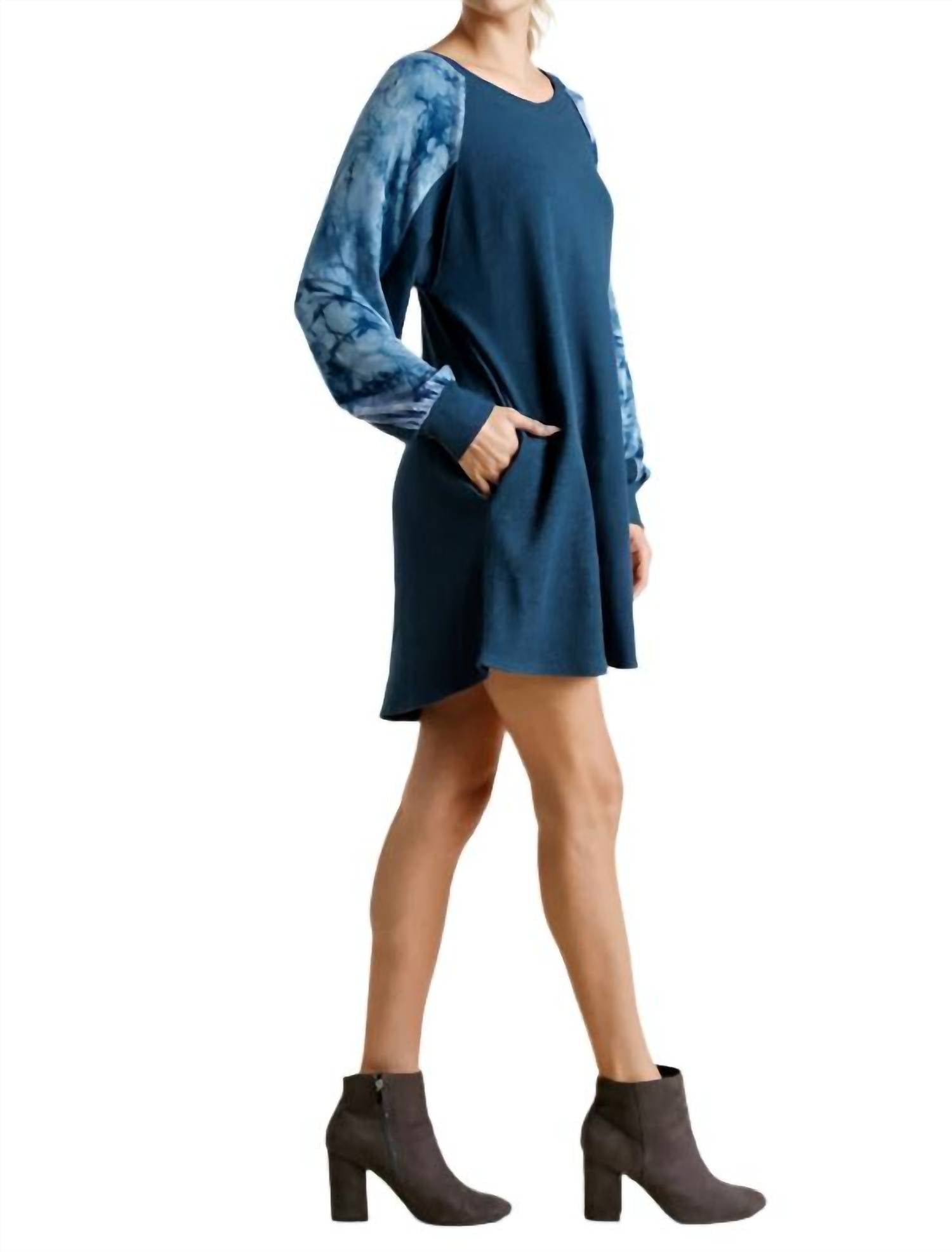 Платье из вафельной трикотажной ткани с рукавами реглан и узором тай-дай синего цвета umgee
Платье из вафельной трикотажной ткани с рукавами реглан и узором тай-дай синего цвета umgee