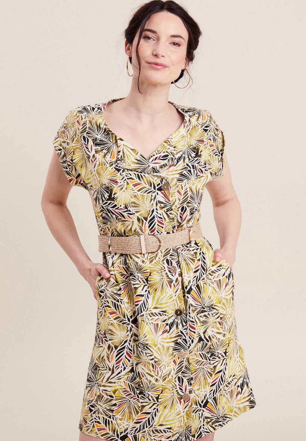 Платье-рубашка MIT GÜRTEL Breal, зеленый
Платье-рубашка MIT GÜRTEL Breal, зеленый