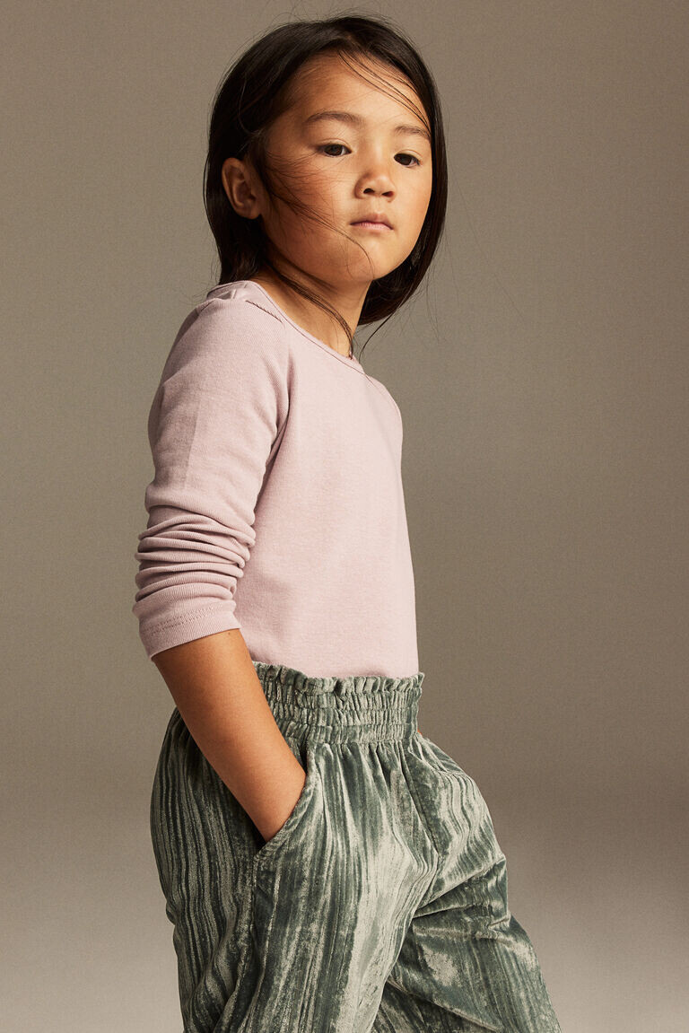 Комплект из двух топов с отделкой пико H&M, розовый
Комплект из двух топов с отделкой пико H&M, розовый