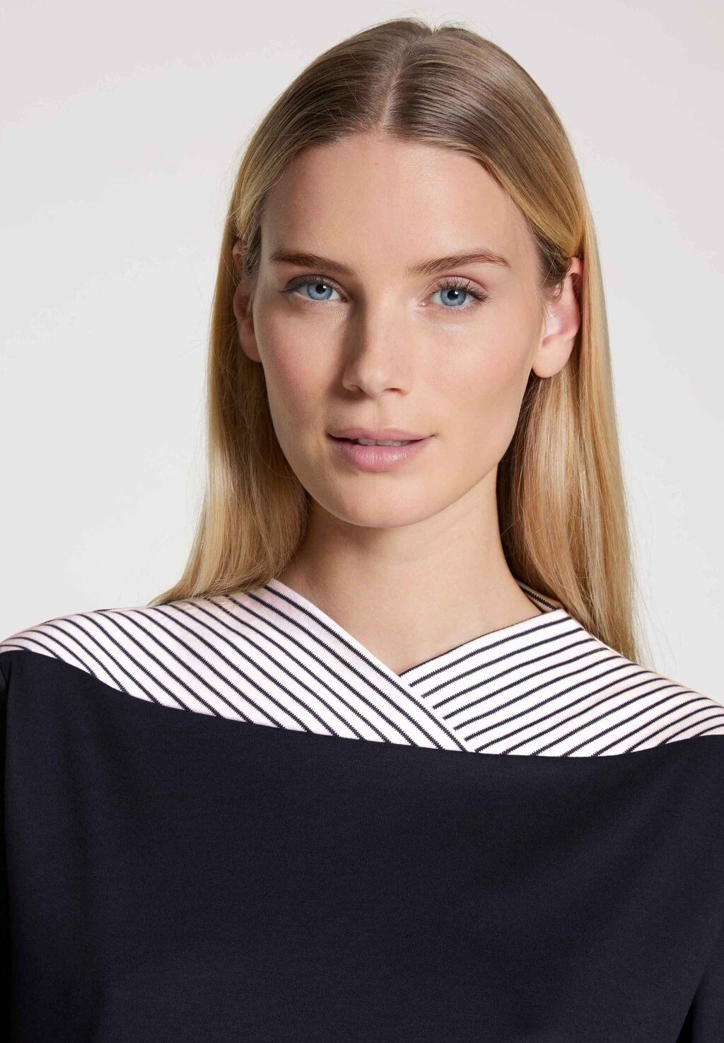 Пижама SOULMATE Calida, темно-синий
Пижама SOULMATE Calida, темно-синий