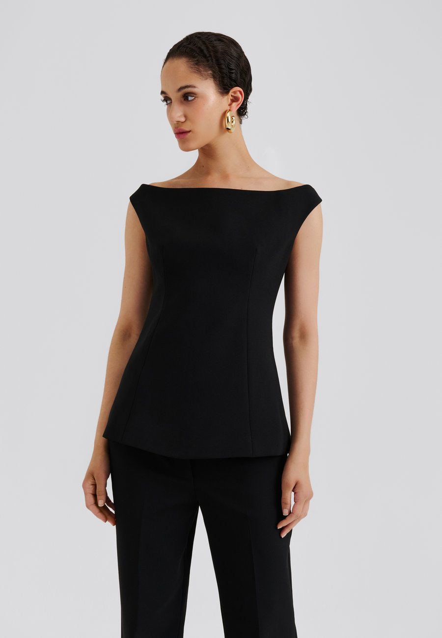 Блуза Malina DIORA HALF OFF SHOULDER, Black
Блуза Malina DIORA HALF OFF SHOULDER, Black