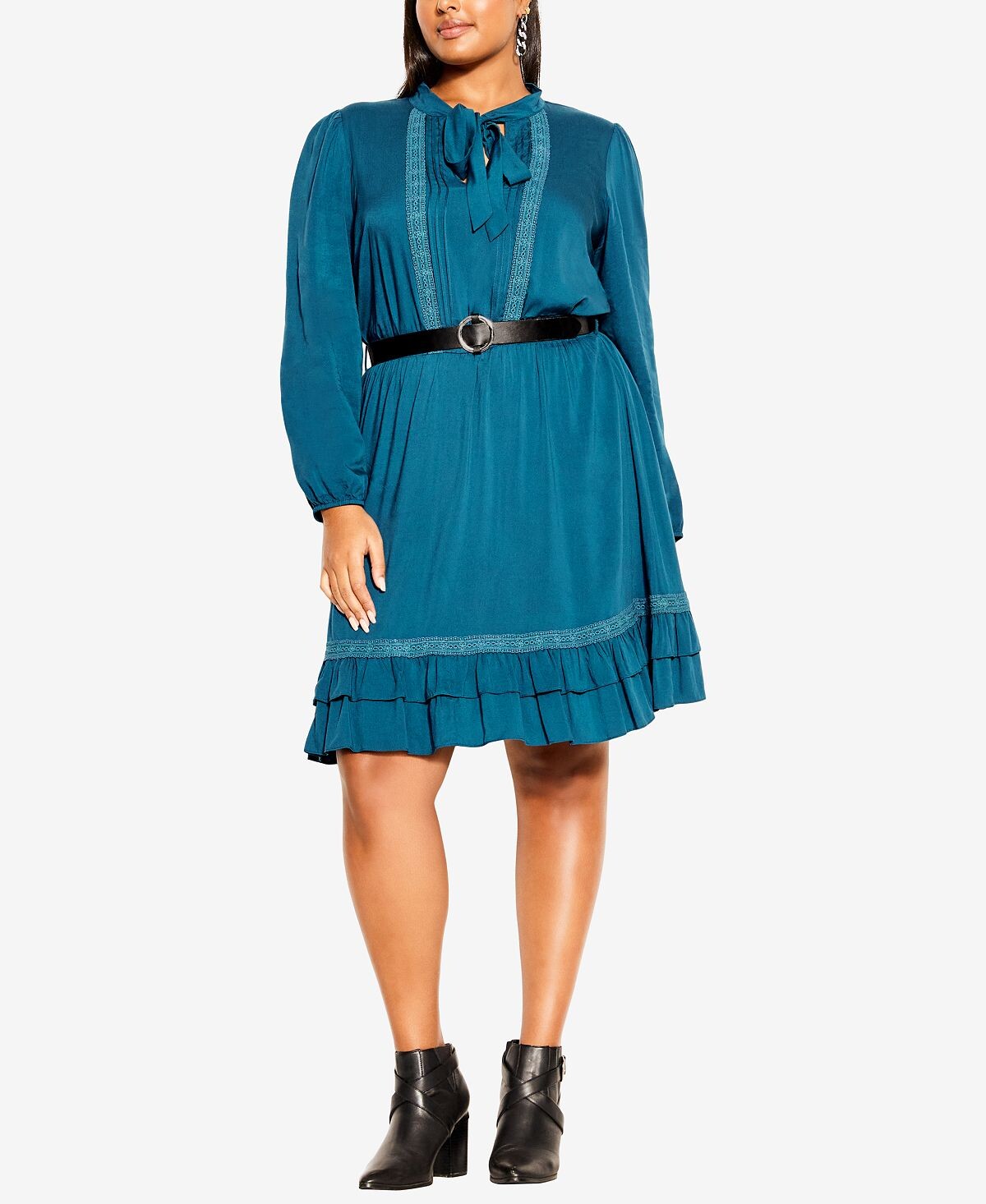 Модное мини-платье больших размеров с драгоценными завязками City Chic
Модное мини-платье больших размеров с драгоценными завязками City Chic