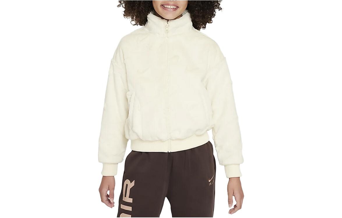 Детская куртка Nike, цвет Coconut Milk
Детская куртка Nike, цвет Coconut Milk