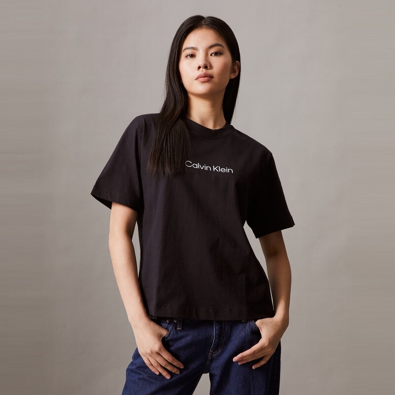 Футболка женская Calvin Klein Jeans с буквенным принтом, ярко-белый
Футболка женская Calvin Klein Jeans с буквенным принтом, ярко-белый