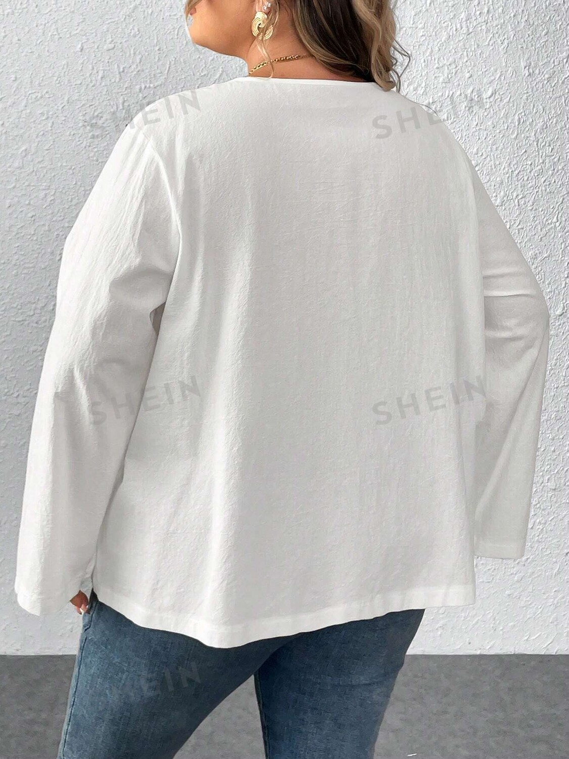 CURVE+ Блузка с заниженными плечами Спереди узел в виде сплошного узора Shein, белый
CURVE+ Блузка с заниженными плечами Спереди узел в виде сплошного узора Shein, белый