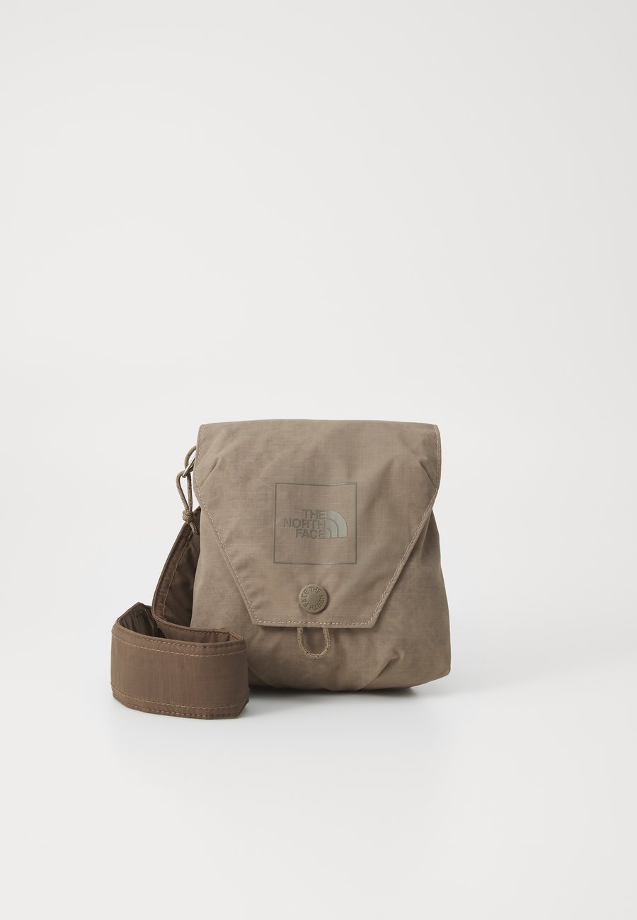 Сумка кросс-боди The North Face GLEN CANYON POCKET CROSSBODY UNISEX, Mocha Brown-Smokey Brown/Brown
Сумка кросс-боди The North Face GLEN CANYON POCKET CROSSBODY UNISEX, Mocha Brown-Smokey Brown/Brown