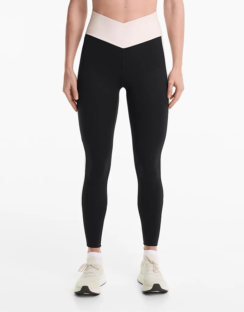 Леггинсы Oysho Perfect-adapt длиной до щиколотки 65 см с высокой посадкой и V-образным вырезом на талии, черного цвета 
Леггинсы Oysho Perfect-adapt длиной до щиколотки 65 см с высокой посадкой и V-образным вырезом на талии, черного цвета