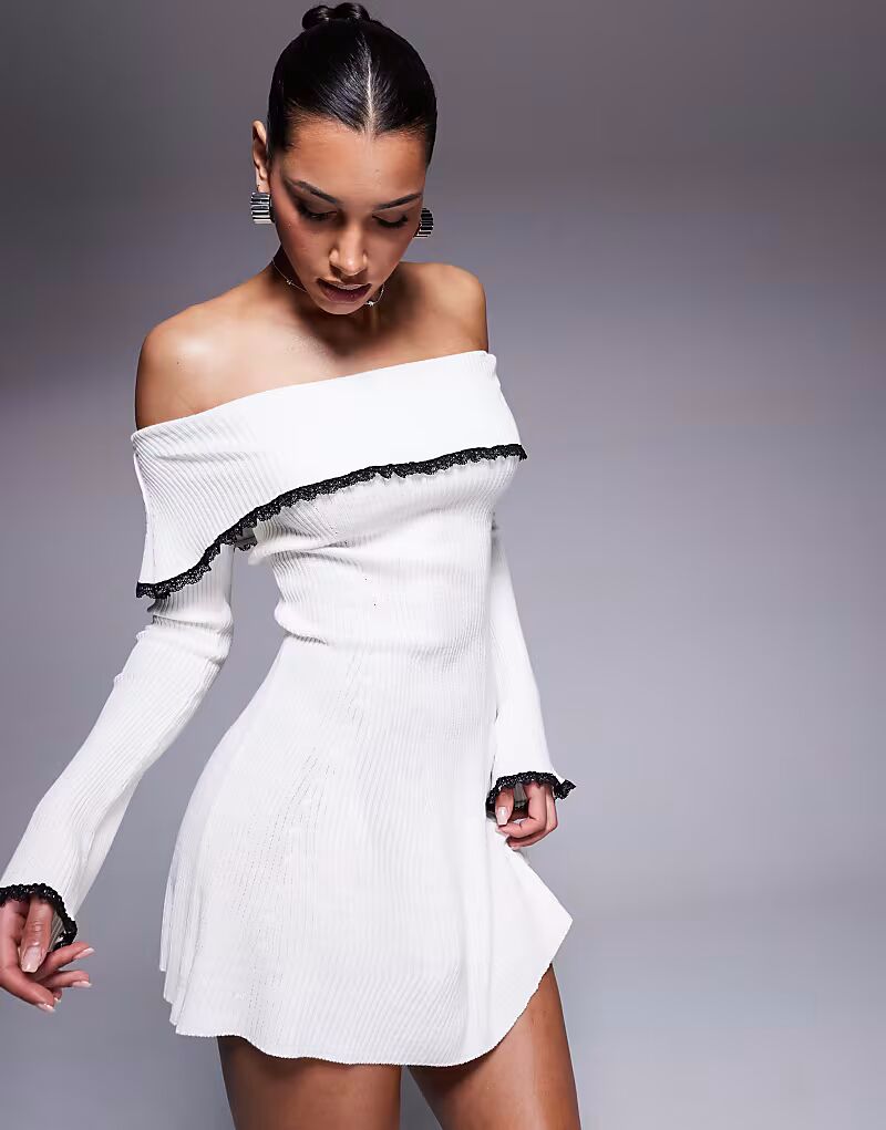 Трикотажное мини-платье Missyempire с защипом в виде бардо и кружевной отделкой белого цвета
Трикотажное мини-платье Missyempire с защипом в виде бардо и кружевной отделкой белого цвета