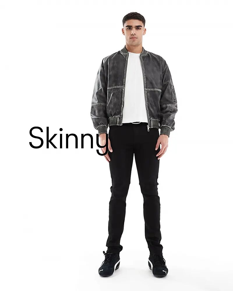 Узкие джинсы черного цвета Calvin Klein Jeans
Узкие джинсы черного цвета Calvin Klein Jeans