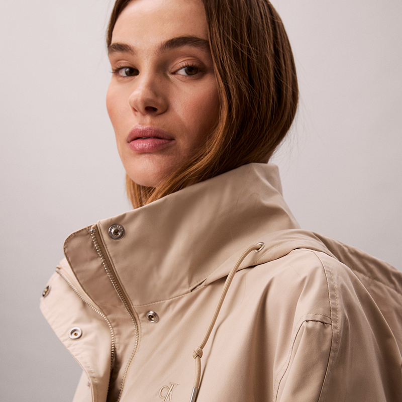 Куртки женские с капюшоном Moderate Others Calvin Klein, ub1-space черный
Куртки женские с капюшоном Moderate Others Calvin Klein, ub1-space черный