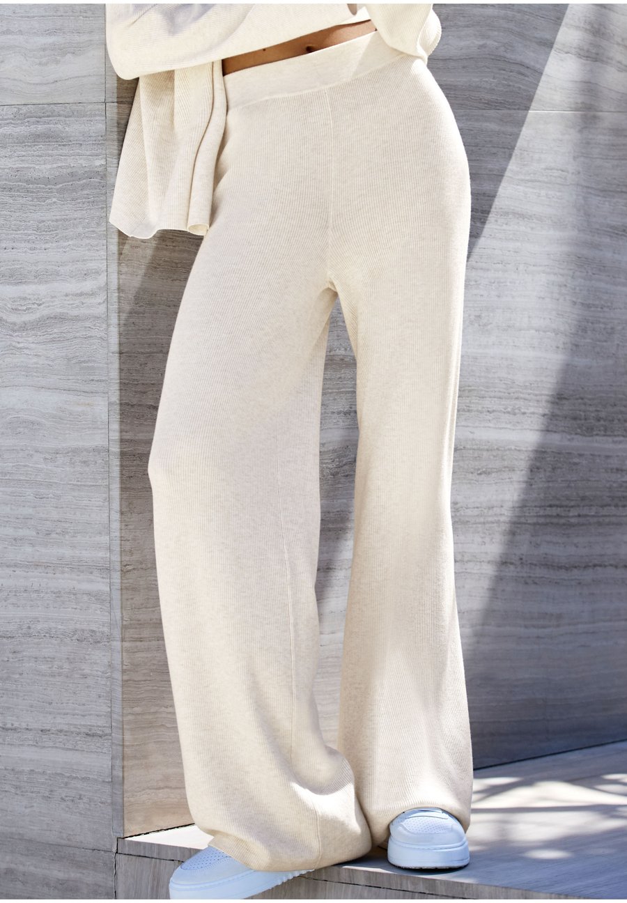 Брюки Copenhagen Studios Trousers, Creme/Beige
Брюки Copenhagen Studios Trousers, Creme/Beige