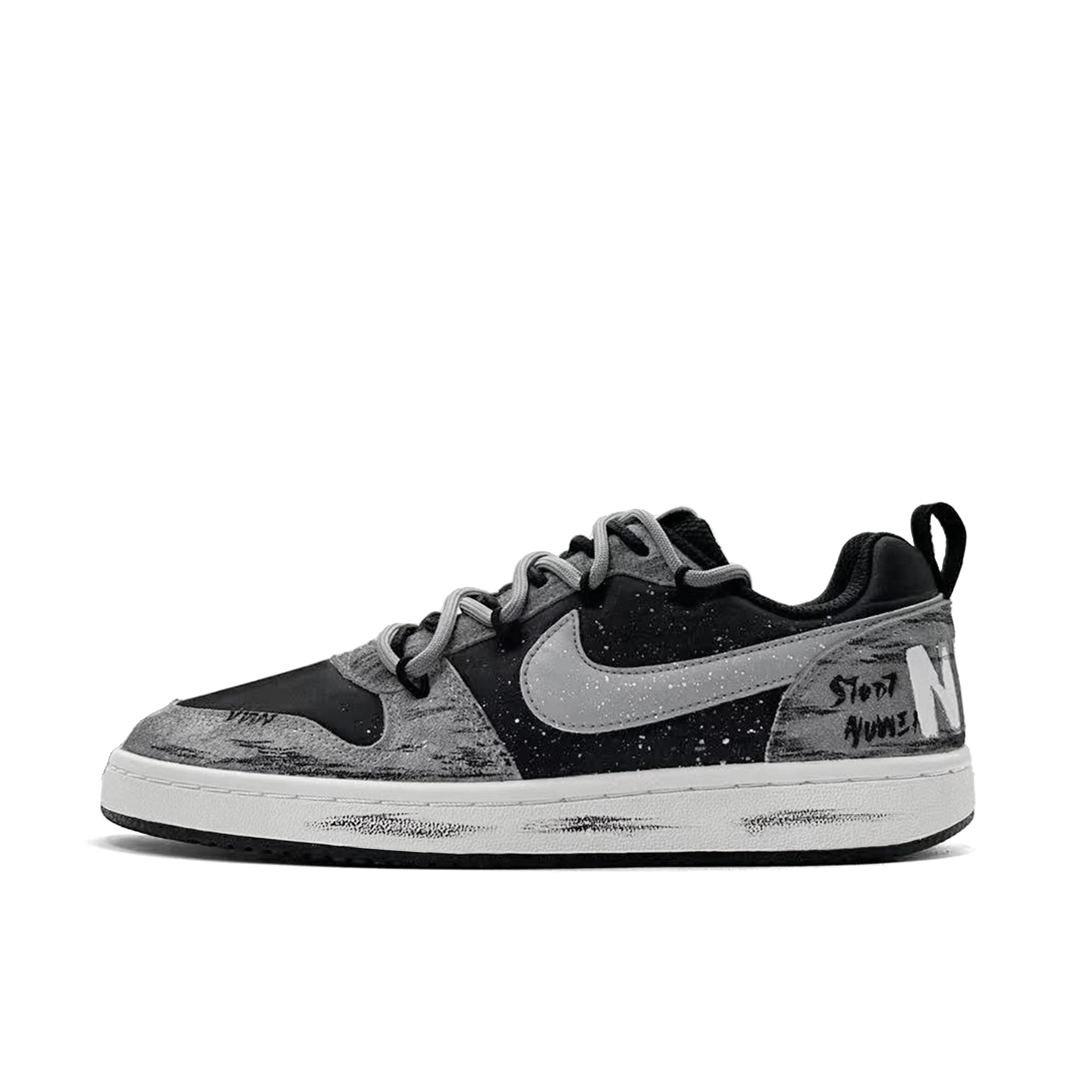 Nike Кроссовки Court Borough Ink Starlight, повседневные универсальные износостойкие низкие для скейтбординга Unisex Black Gray
Nike Кроссовки Court Borough Ink Starlight, повседневные универсальные износостойкие низкие для скейтбординга Unisex Black Gray