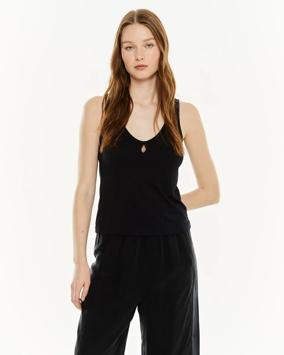 Женский топ на бретелях со сборкой на груди System Action, черный
Женский топ на бретелях со сборкой на груди System Action, черный