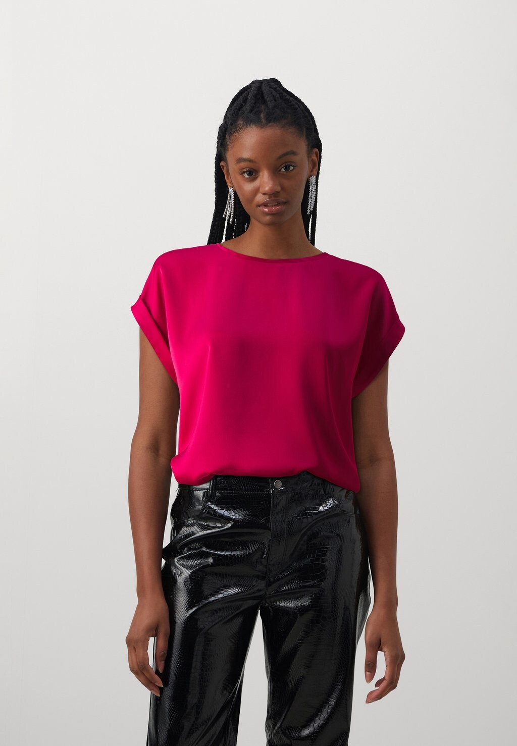 Базовая футболка Viellette-Noos VILA, цвет cerise
Базовая футболка Viellette-Noos VILA, цвет cerise