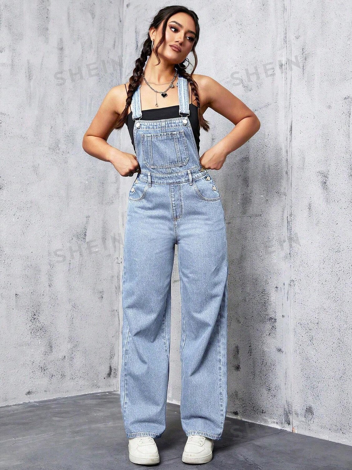 Джинсовый комбинезон EZwear, лоскутное шитье, карманы и майка в комплект не входят Shein, светло-голубой
Джинсовый комбинезон EZwear, лоскутное шитье, карманы и майка в комплект не входят Shein, светло-голубой