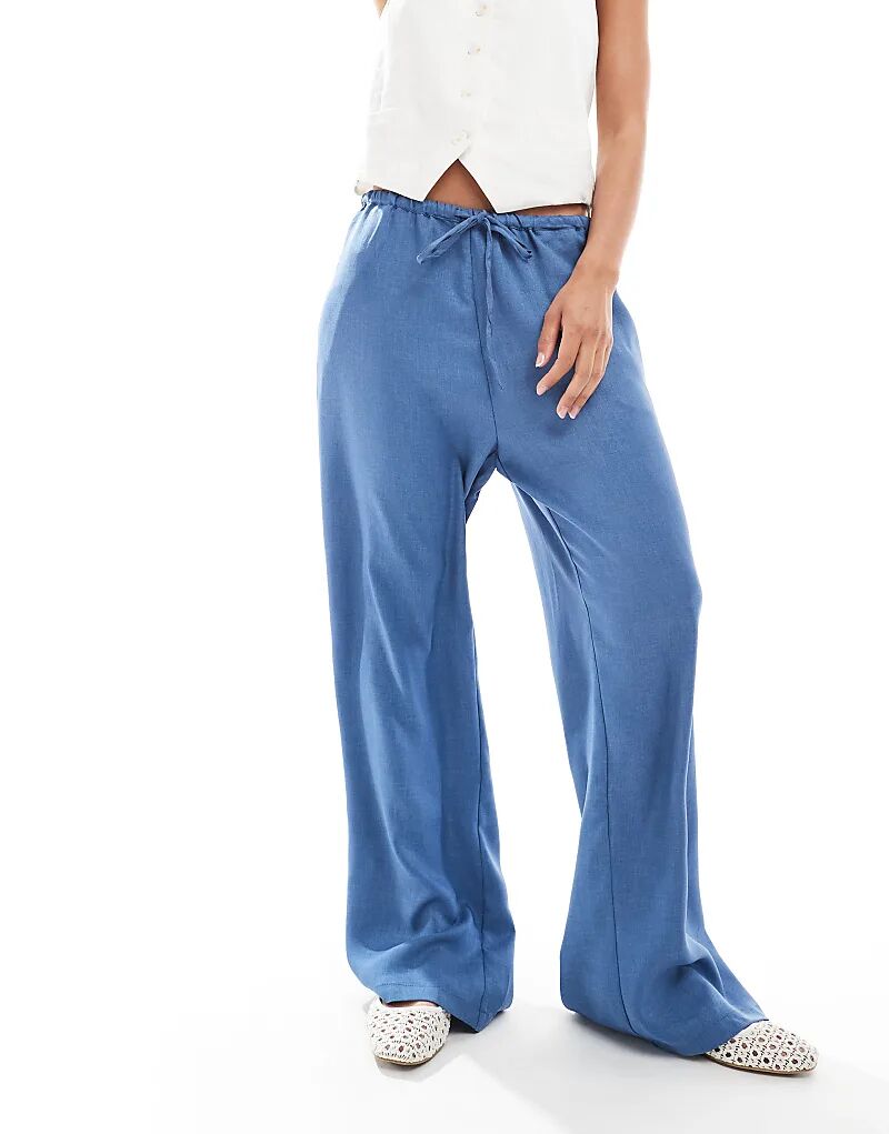 брюки с завязками синего цвета
брюки с завязками синего цвета