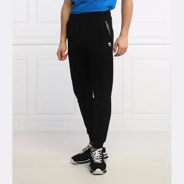 Спортивные брюки стандартного кроя Karl Lagerfeld, черный
Спортивные брюки стандартного кроя Karl Lagerfeld, черный