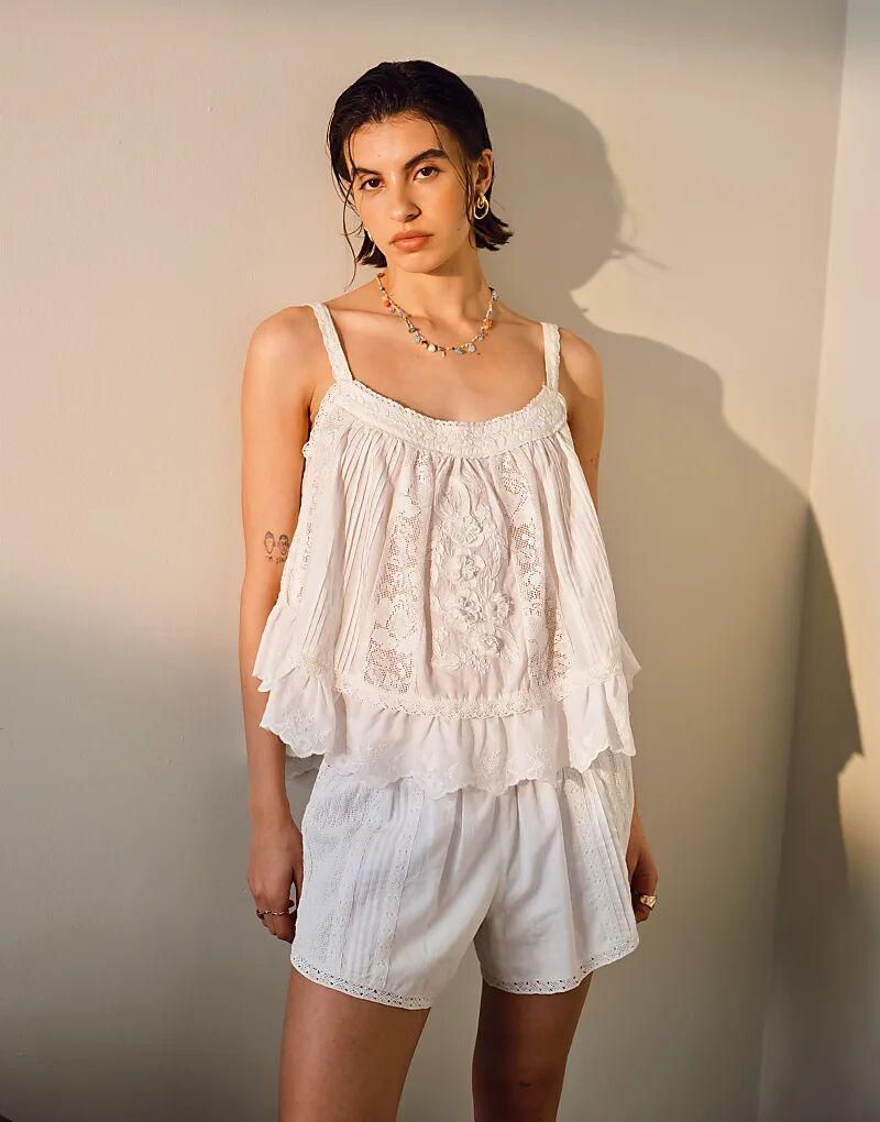 Короткие мини-трусы Topshop co ord broderie, белые
Короткие мини-трусы Topshop co ord broderie, белые