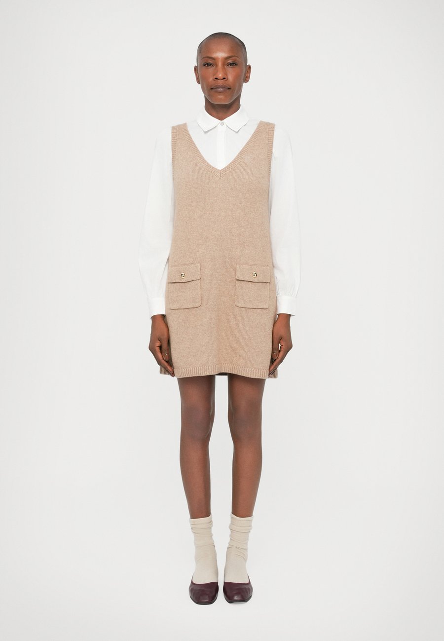 Платье Cinq à Sept VIVIANNE DRESS, Cappucino/White/Beige
Платье Cinq à Sept VIVIANNE DRESS, Cappucino/White/Beige