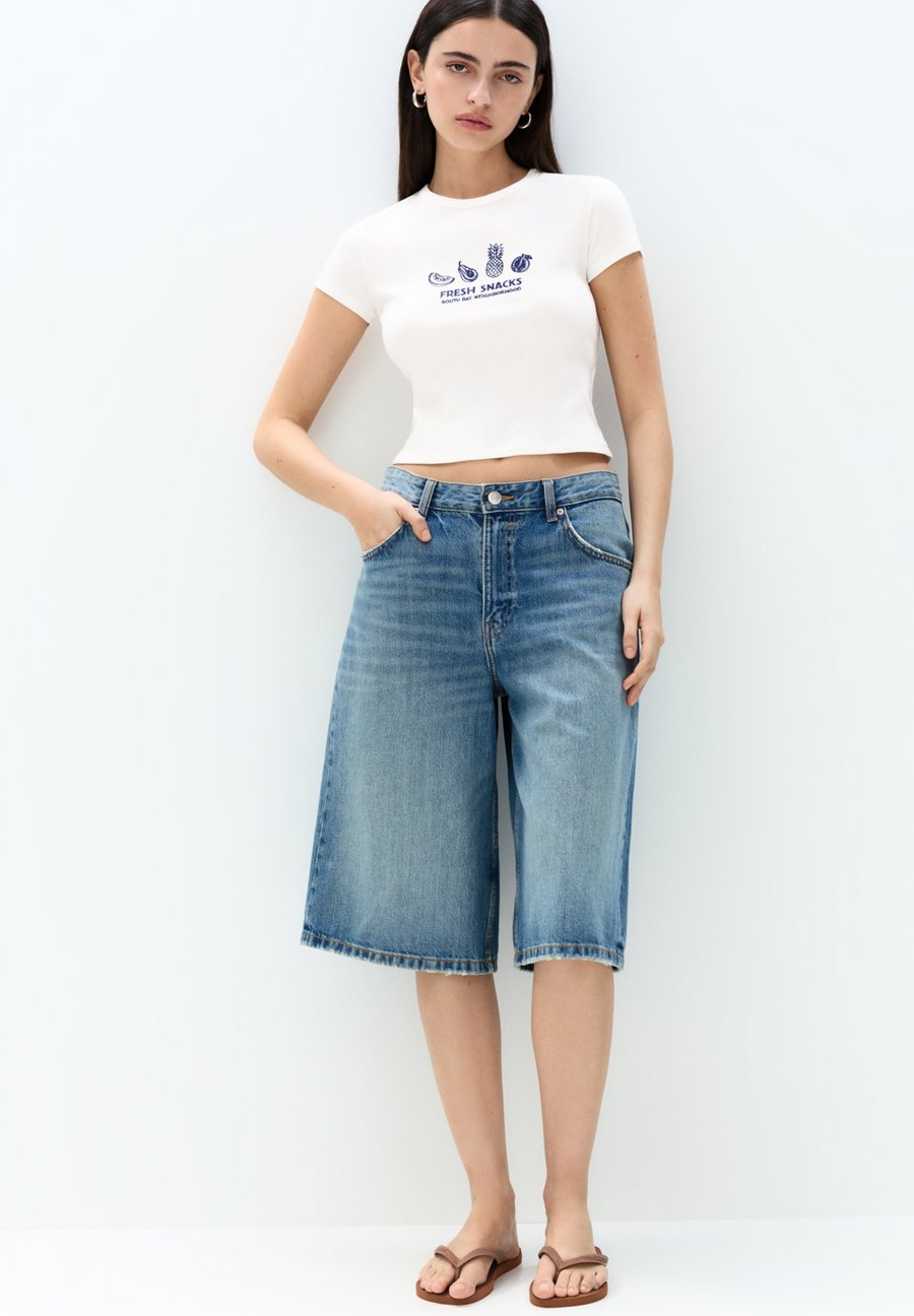 Футболка PULL&BEAR FRUIT GRAPHIC, White
Футболка PULL&BEAR FRUIT GRAPHIC, White