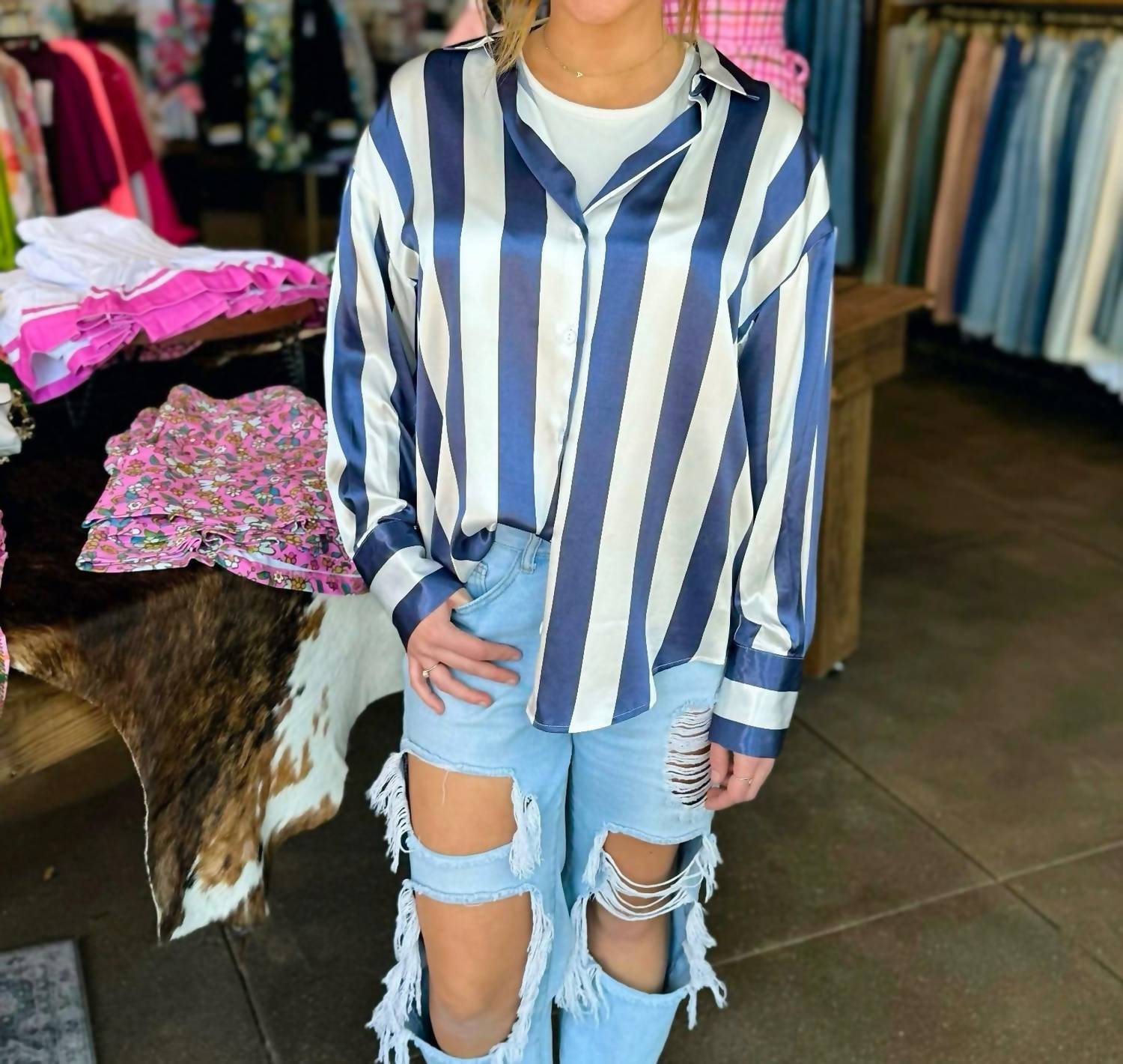 Zoe Полосатая рубашка с кактусами в голубом цвете WithBlack
Zoe Полосатая рубашка с кактусами в голубом цвете WithBlack