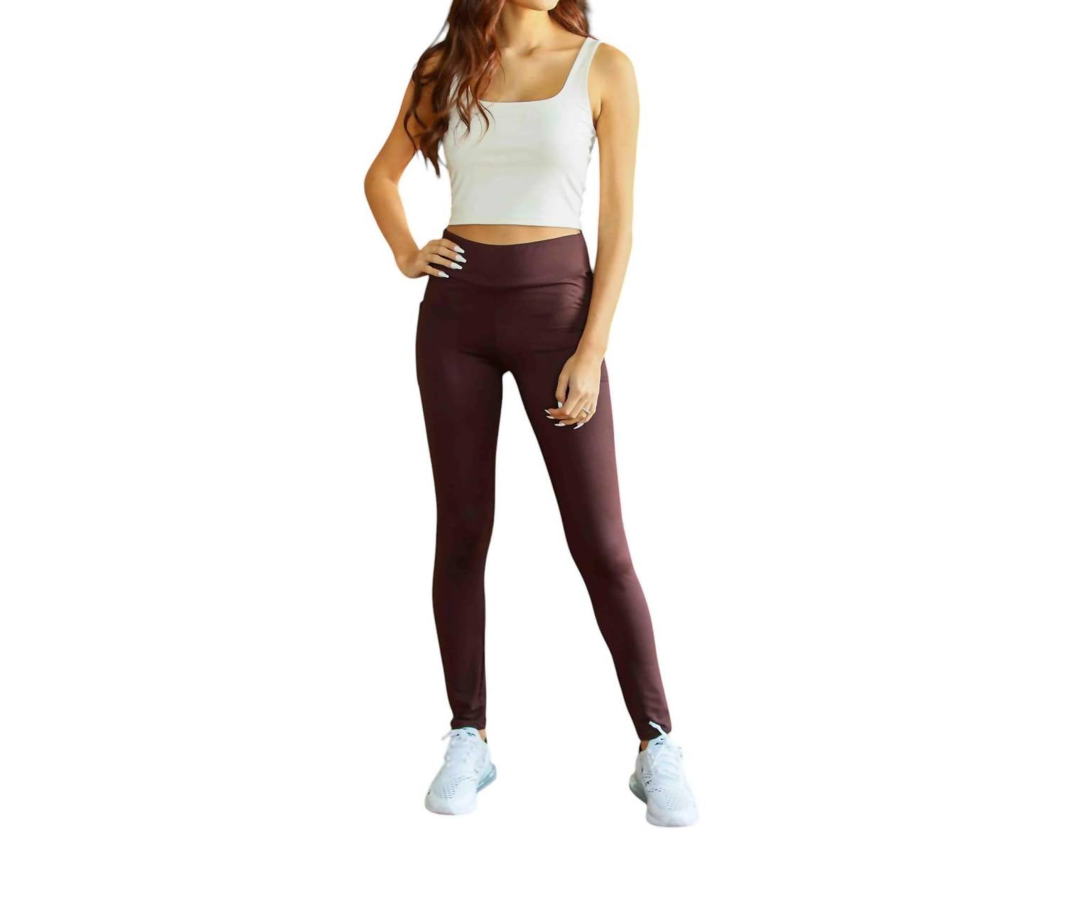 Полноразмерные леггинсы с карманами в коричневом цвете Julia Rose
Полноразмерные леггинсы с карманами в коричневом цвете Julia Rose