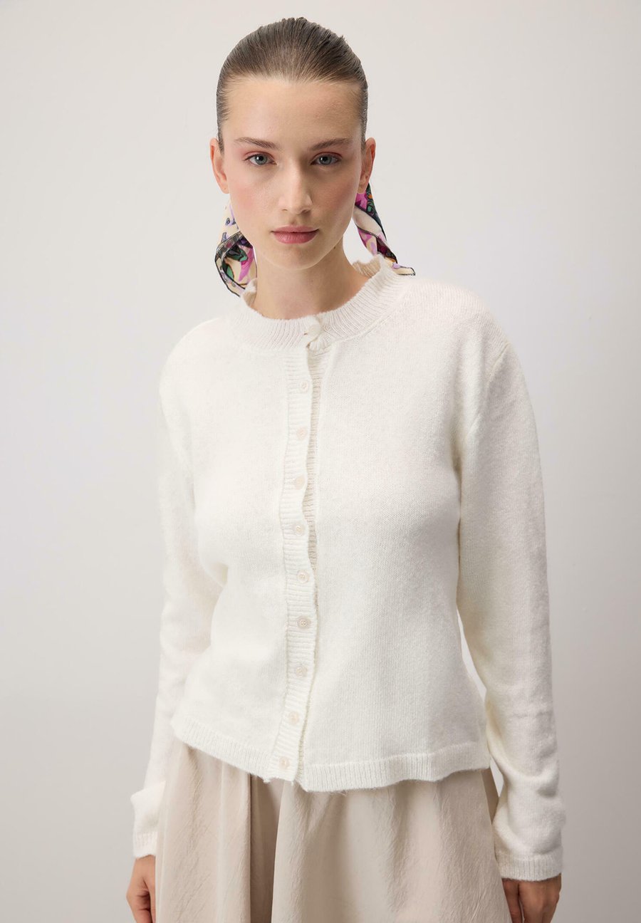 Кардиган Touché Privé BUTTONED, Ecru/Beige
Кардиган Touché Privé BUTTONED, Ecru/Beige