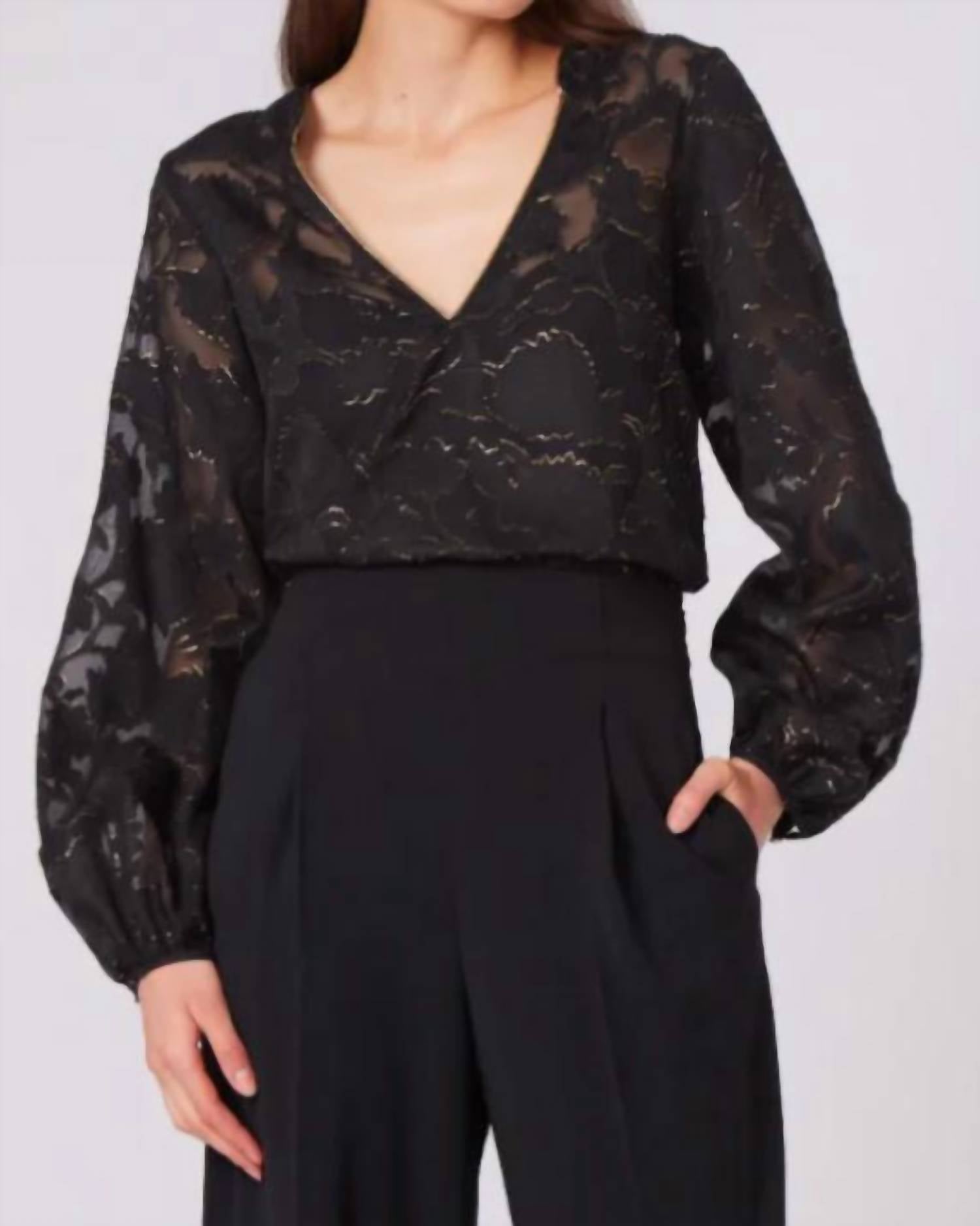 Блузка Tate с цветочным принтом Gilder GILNER FARRAR, Gilder Flower
Блузка Tate с цветочным принтом Gilder GILNER FARRAR, Gilder Flower