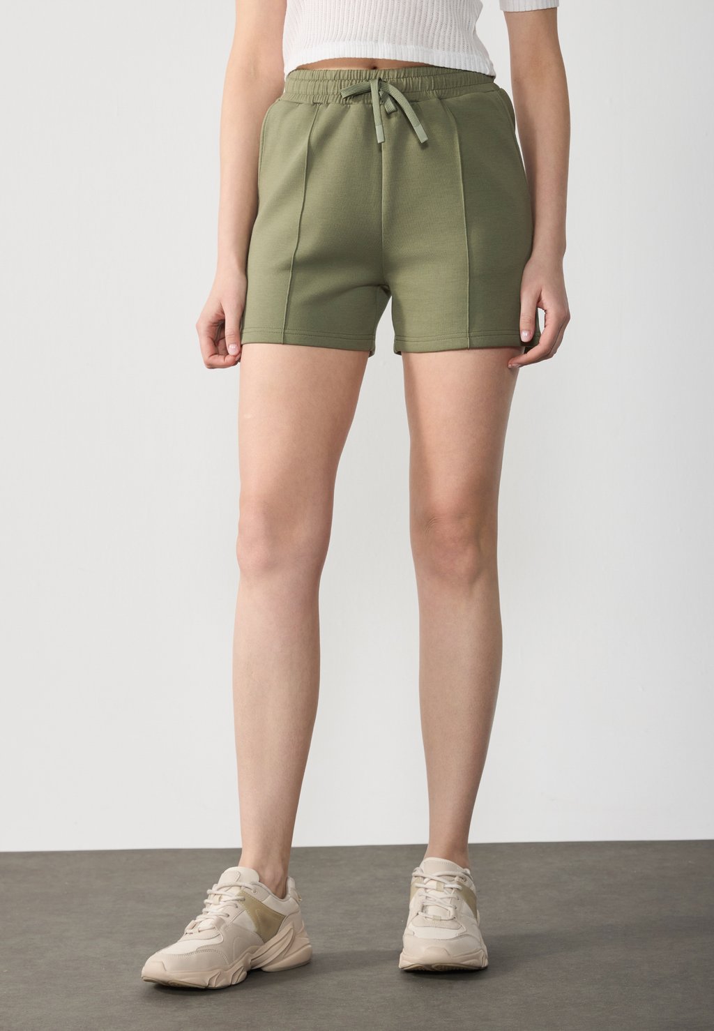 Спортивные штаны Shorts Anna Field, хаки
Спортивные штаны Shorts Anna Field, хаки