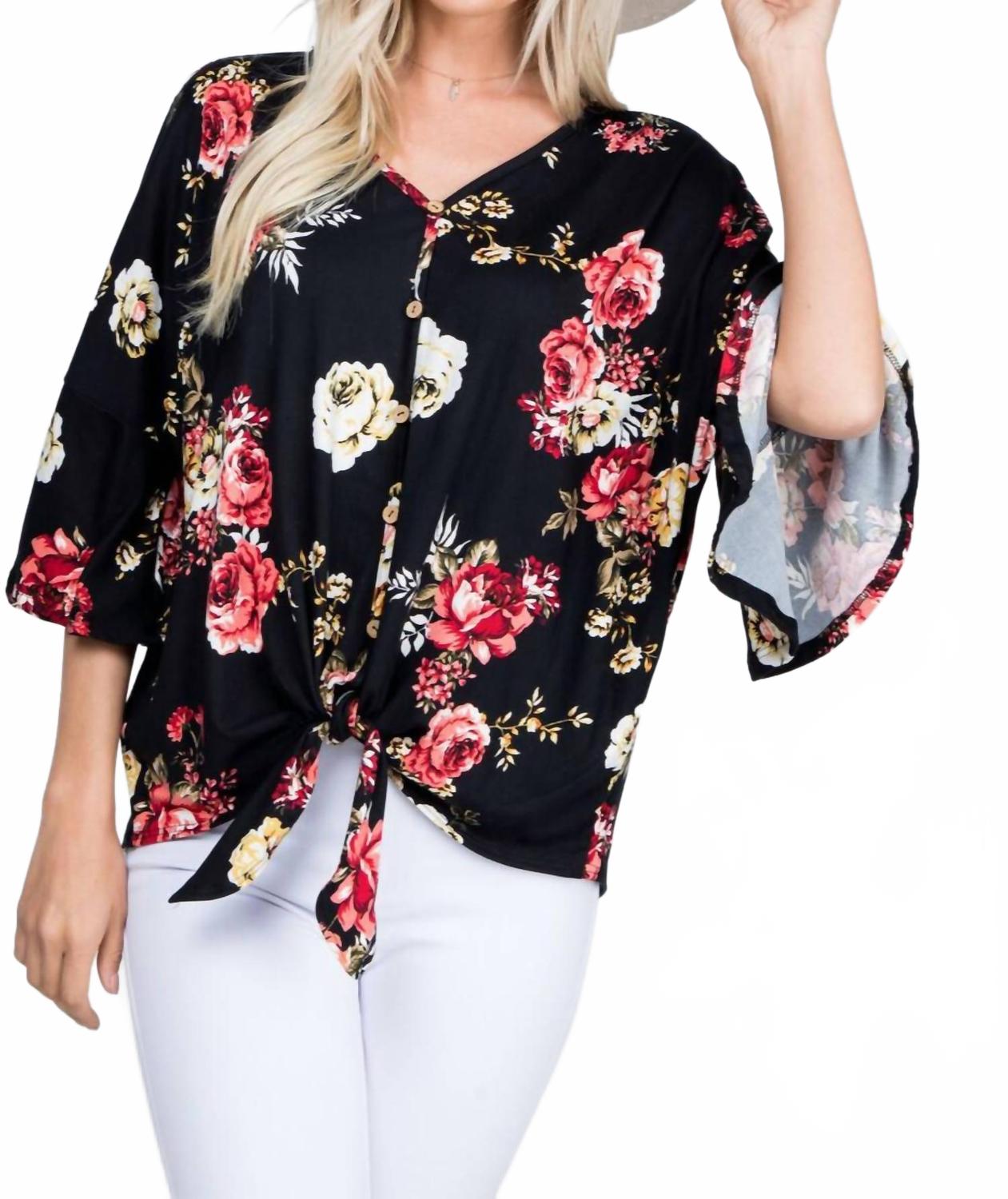 Черная блузка с цветочным принтом и завязкой спереди P & ROSE
Черная блузка с цветочным принтом и завязкой спереди P & ROSE