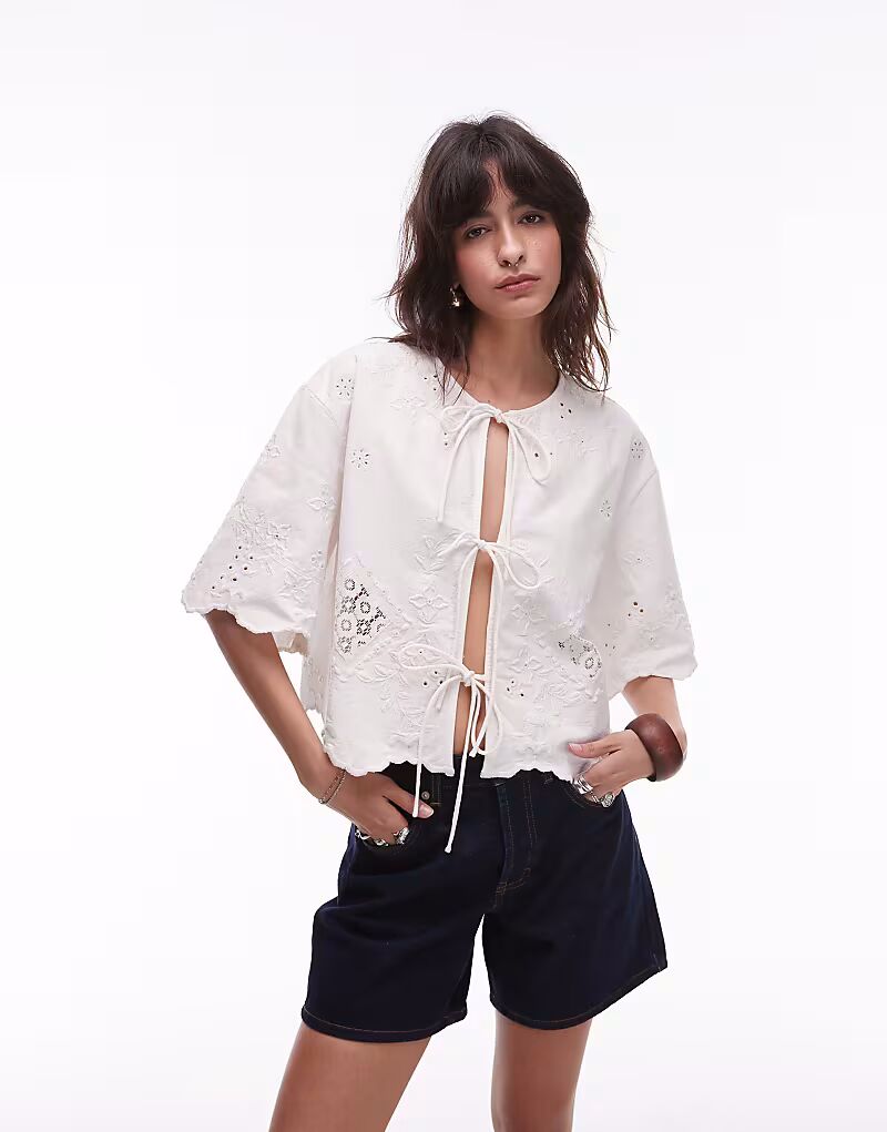 Скатерть Topshop с узором «ришелье» спереди, пиджак цвета слоновой кости
Скатерть Topshop с узором «ришелье» спереди, пиджак цвета слоновой кости