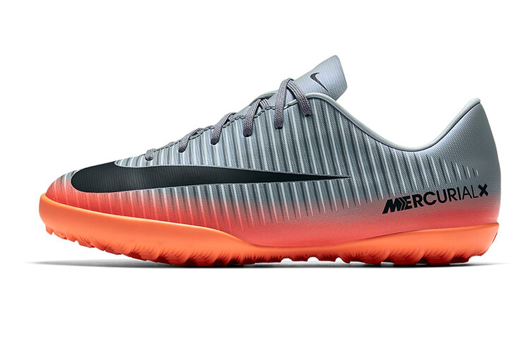 Детские футбольные бутсы Nike GS
Детские футбольные бутсы Nike GS