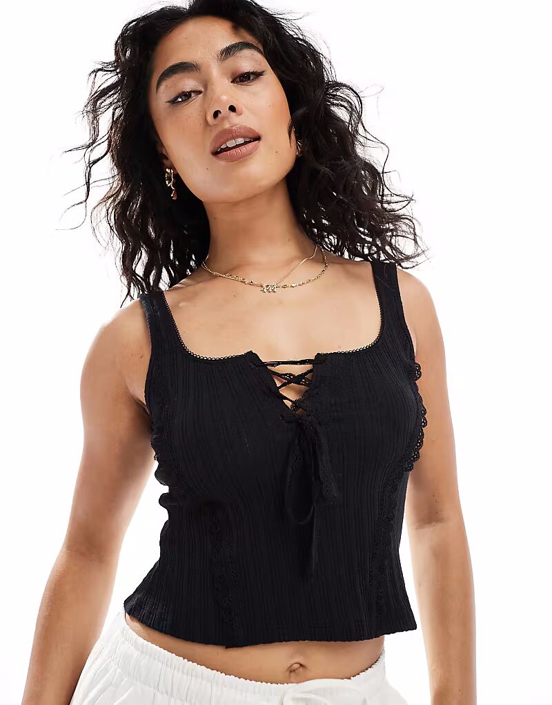 Топ Miss Selfridge со шнуровкой черного цвета
Топ Miss Selfridge со шнуровкой черного цвета