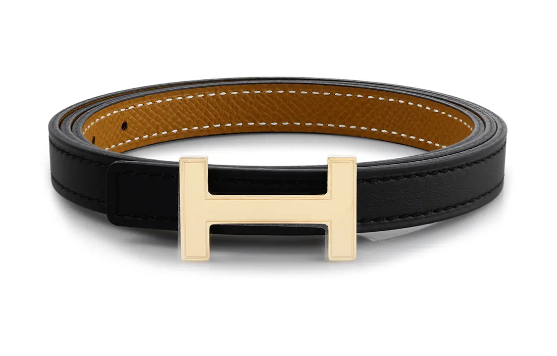 HERMES Женский ремень из телячьей кожи Эпсон с двухсторонней отделкой и пряжкой из латуни с розовым золотением черный и верблюжий шириной 1,3 см
HERMES Женский ремень из телячьей кожи Эпсон с двухсторонней отделкой и пряжкой из латуни с розовым золотением черный и верблюжий шириной 1,3 см