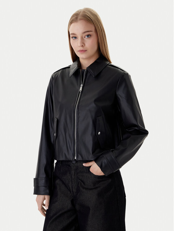 Куртка из искусственной кожи regular fit Moto LV047E501G Calvin Klein Jeans, черный
Куртка из искусственной кожи regular fit Moto LV047E501G Calvin Klein Jeans, черный