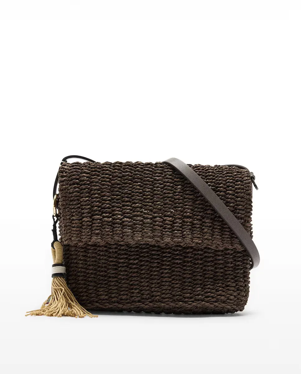 Женская сумка через плечо с эффектом рафии, с магнитной застежкой и декоративной подвеской Parfois, темно-коричневый
Женская сумка через плечо с эффектом рафии, с магнитной застежкой и декоративной подвеской Parfois, темно-коричневый