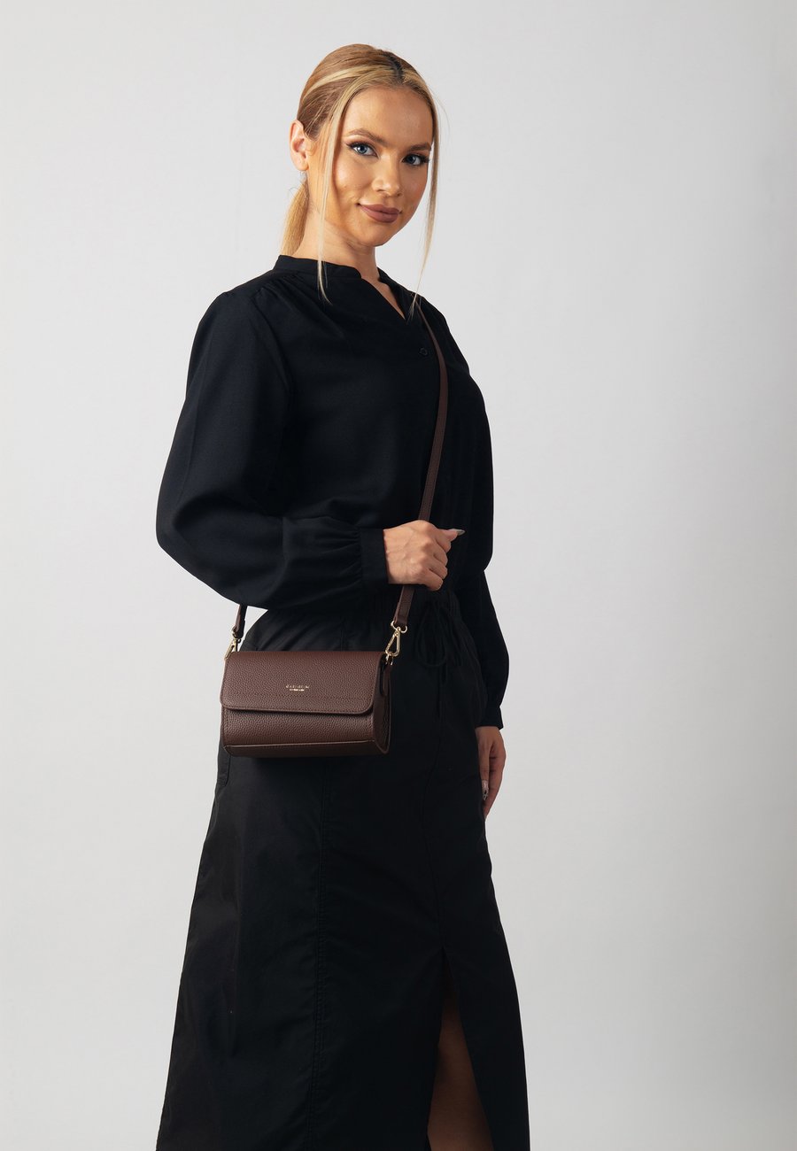 Сумка кросс-боди Carlheim SCARLETT, Brown
Сумка кросс-боди Carlheim SCARLETT, Brown