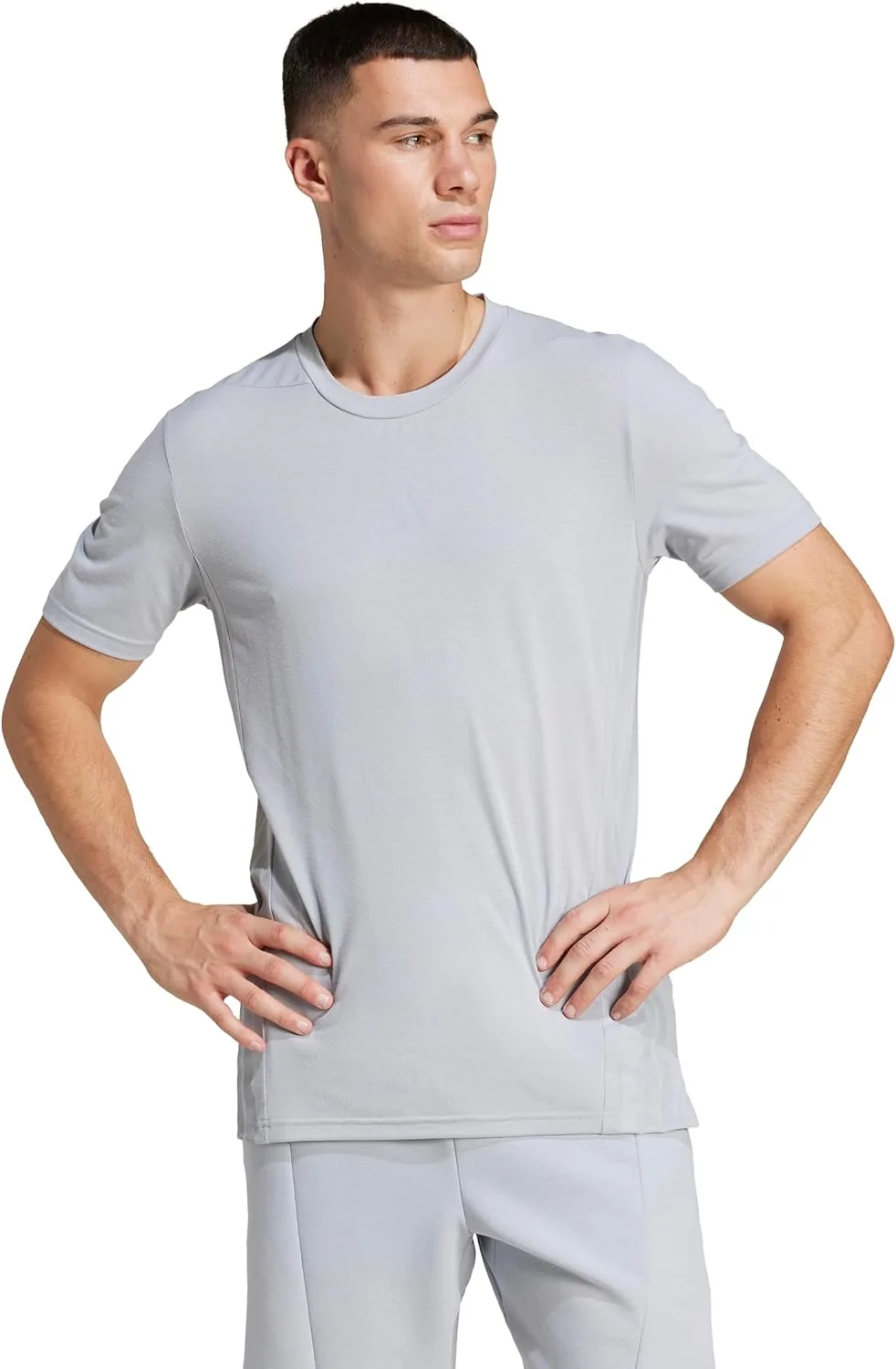 Футболка Adidas Designed for Training с тремя полосками
Футболка Adidas Designed for Training с тремя полосками
