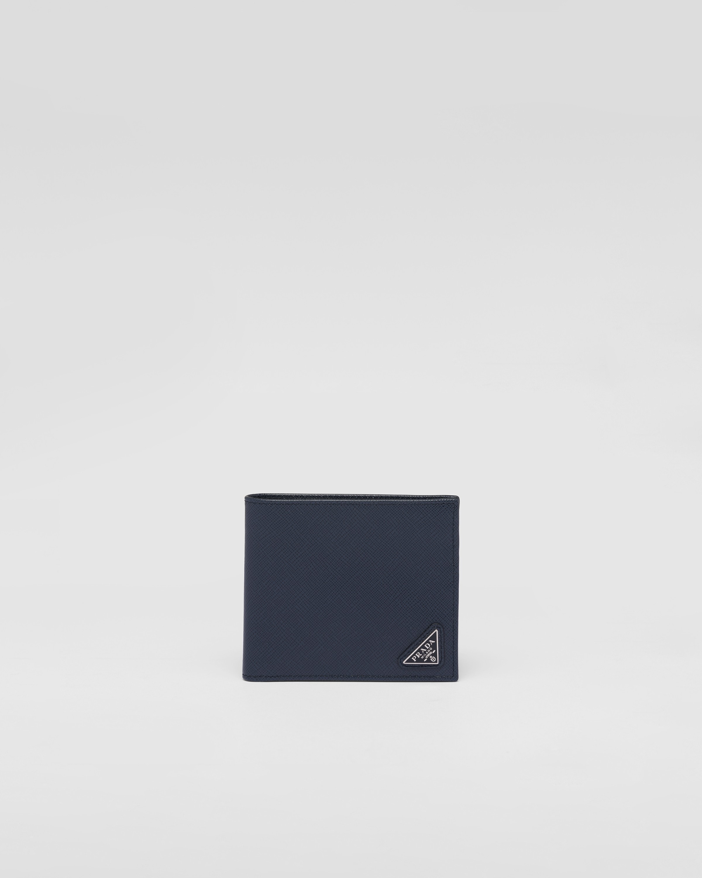 Кошелек из сафьяновой кожи Prada, синий
Кошелек из сафьяновой кожи Prada, синий
