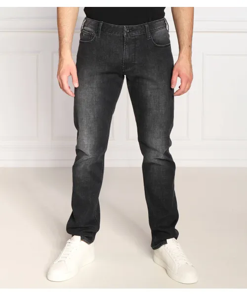 Джинсы j06 Slim fit Emporio Armani, черный
Джинсы j06 Slim fit Emporio Armani, черный
