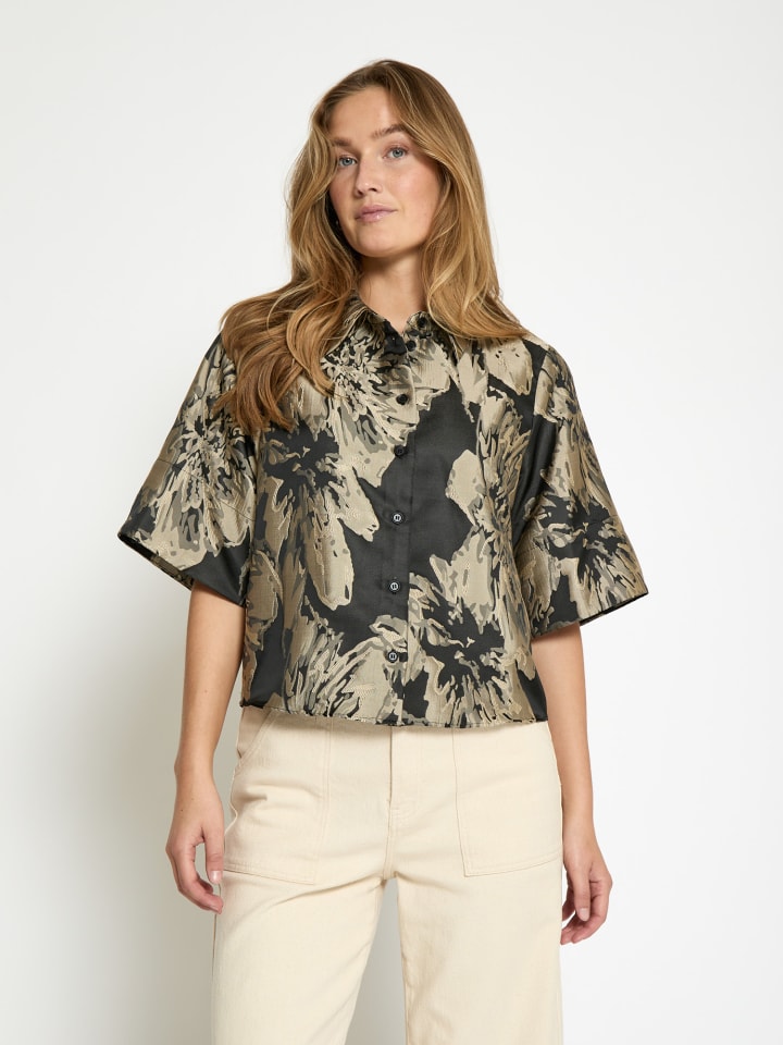 Рубашка / Рубашка из черного жаккарда Peppercorn
Рубашка / Рубашка из черного жаккарда Peppercorn