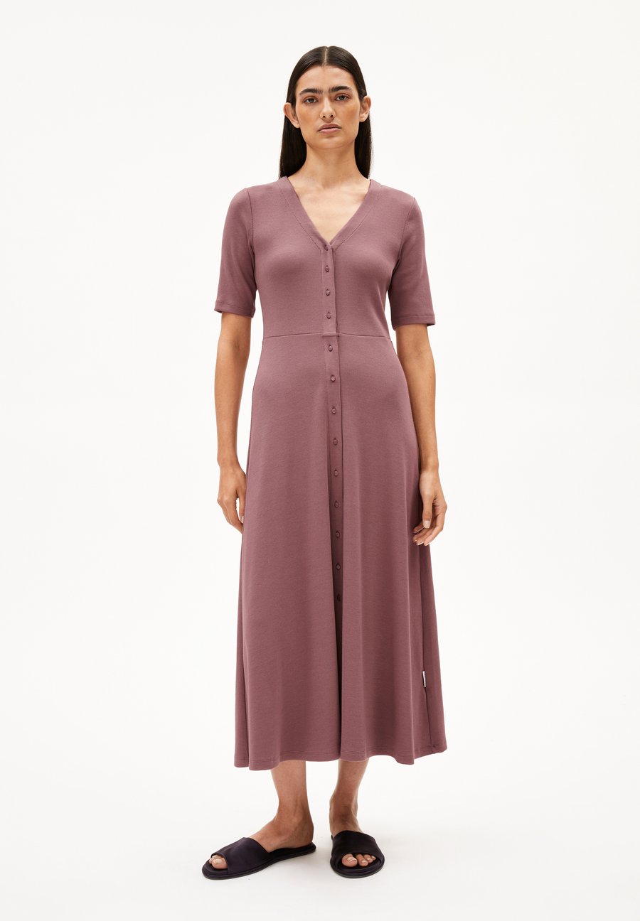 Платье ARMEDANGELS ALURAA, Dark Berry/Bordeaux
Платье ARMEDANGELS ALURAA, Dark Berry/Bordeaux