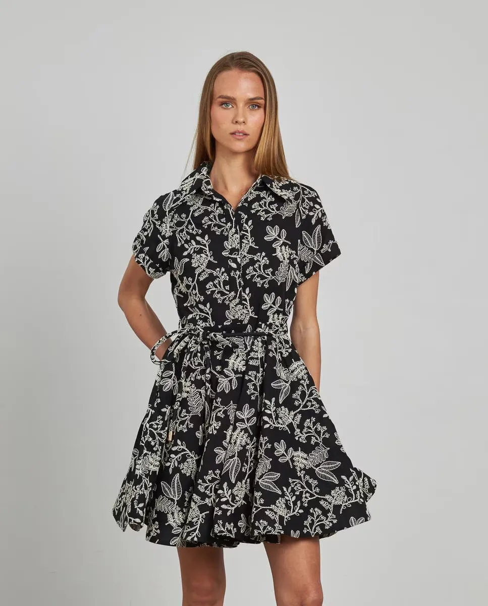 Короткое платье без рукавов с цветочным принтом и круглым вырезом Alma en Pena, черный
Короткое платье без рукавов с цветочным принтом и круглым вырезом Alma en Pena, черный