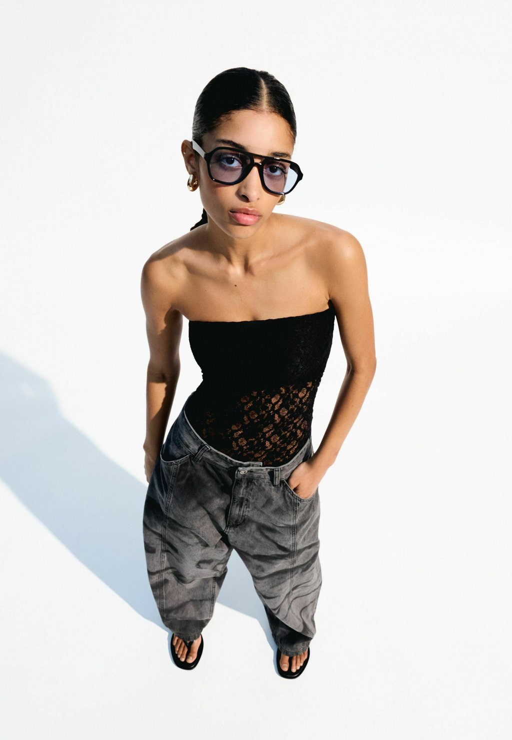 Топ BANDEAU NECKLINE Bershka, черный
Топ BANDEAU NECKLINE Bershka, черный