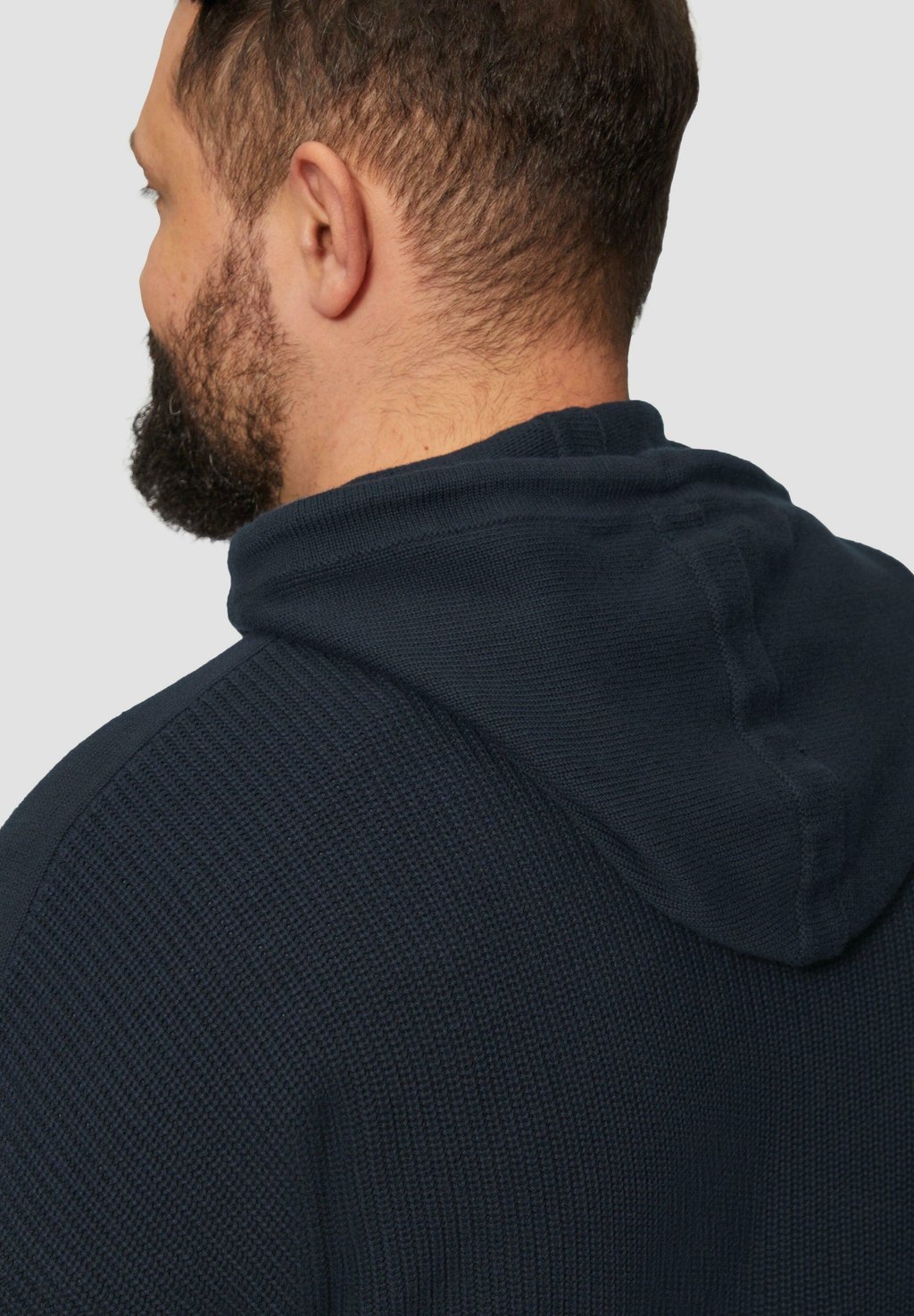 Толстовка с капюшоном s.Oliver, темно-зеленый
Толстовка с капюшоном s.Oliver, темно-зеленый